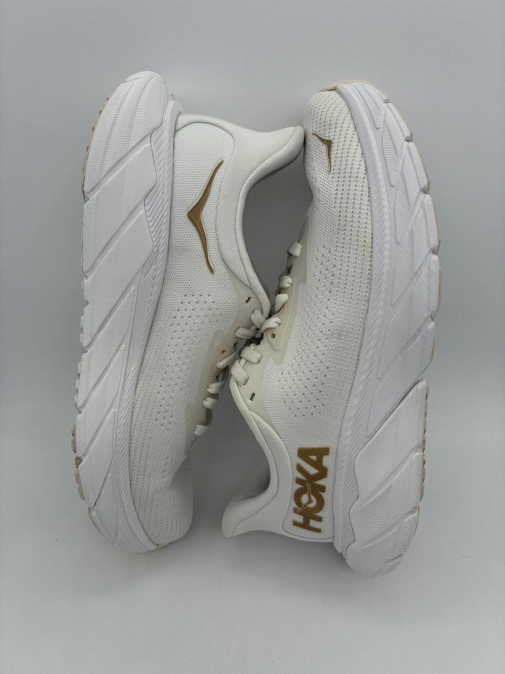 Hoka One One White Rose Gold Women's Arahi 7 Running Shoes   |  Size: 6B - Picture 7 of 16
